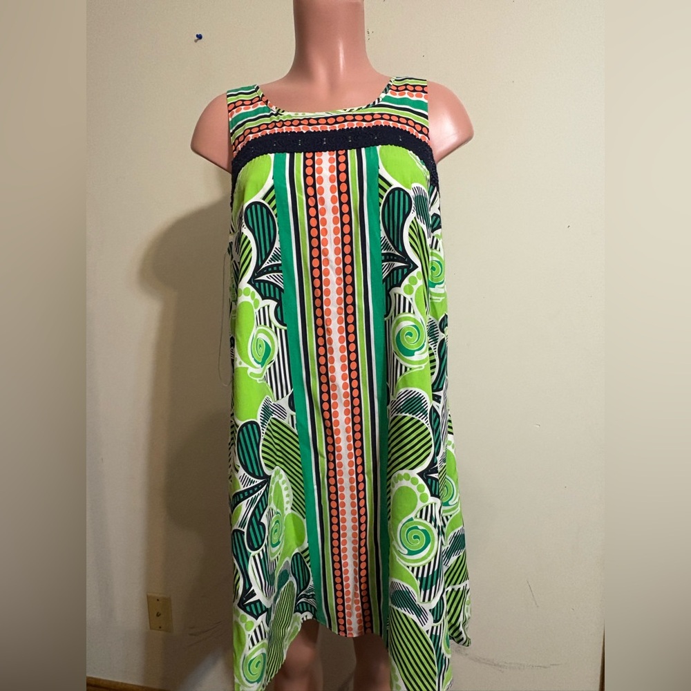 Crown & Ivy Dress Women’s Large Green Colorful Knee Length Tunic sleeveless
